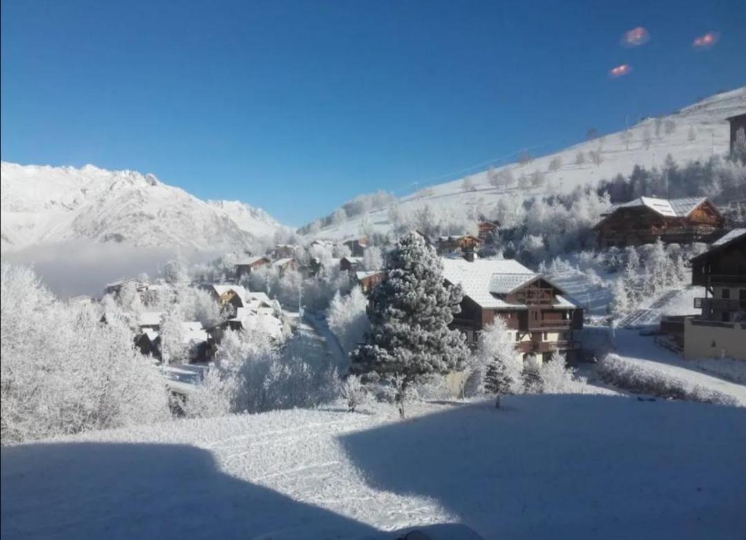 Chez Gaspard Le Montagnard 莱德萨阿尔卑斯 外观 照片